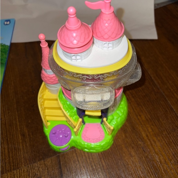 ⭐️Squinkies Wedding Surprise Castle Dispenser Colorful Kids Playset - Picture 2 of 8